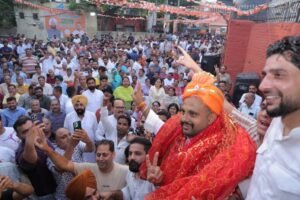 आशीर्वाद समारोह ने धारण किया विशाल रैली का रूप, हजारों कार्यकर्ताओं और शहरवासियों ने दिया अशोक सरीन हिक्की को आशीर्वाद 7 IMG 20260725 WA0504