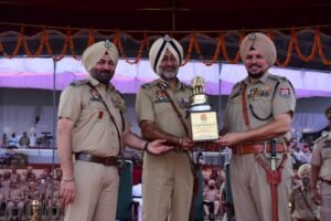 इंस्पेक्टर जनरल पुलिस, राजपाल सिंह संधू ने सेवानिवृत्त होने पर परेड से ली सलामी 7 IMG 20260829 WA0306