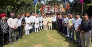 जिला कांग्रेस कमेटी (शहरी) जालंधर ने राष्ट्रपिता महात्मा गांधी जी और देश के पूर्व प्रधानमंत्री श्री लाल बहादुर शास्त्री जी को उनकी जयंती पर दी श्रद्धांजलि 7 IMG 20261002 WA0288