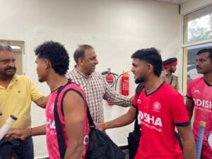 जालंधर के बर्ल्टन पार्क में अभ्यास के लिए पहुंची भारतीय हॉकी टीम, नितिन कोहली ने किया खिलाड़ियों का स्वागत 7 IMG 20261019 WA0592